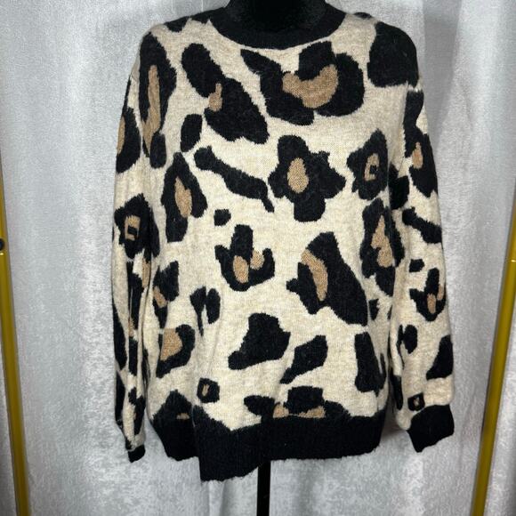 153. Entro Cheetah Scoop Sweater New With Tags Size Large - Picture 2 of 6